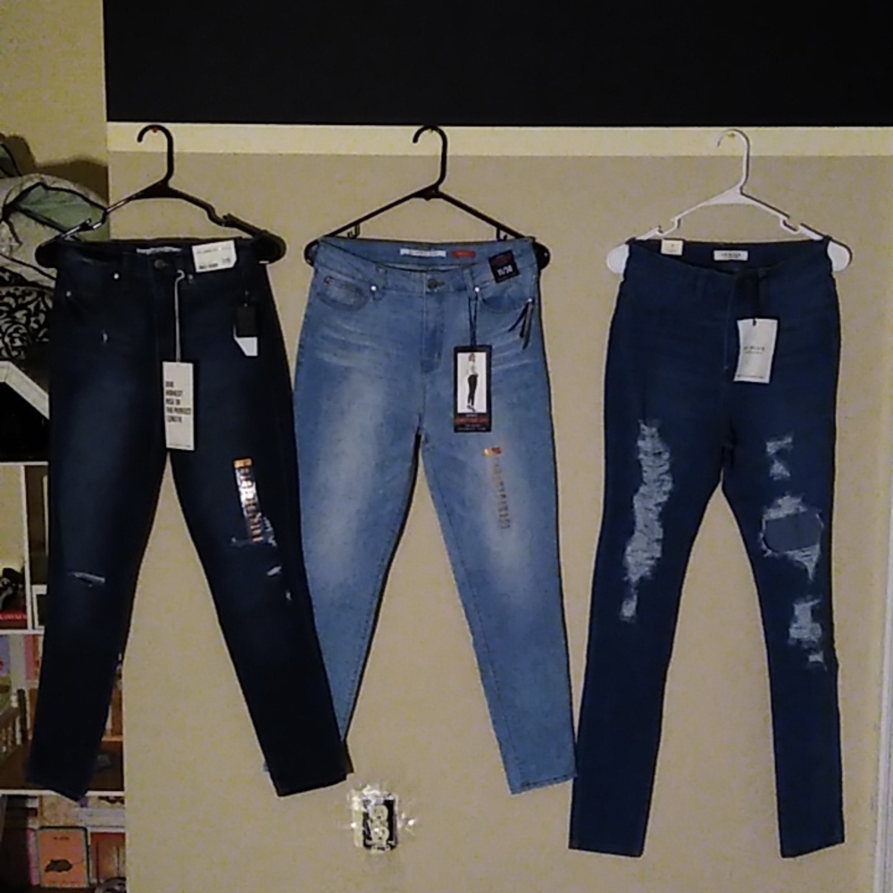 Women's/Junior Jeans